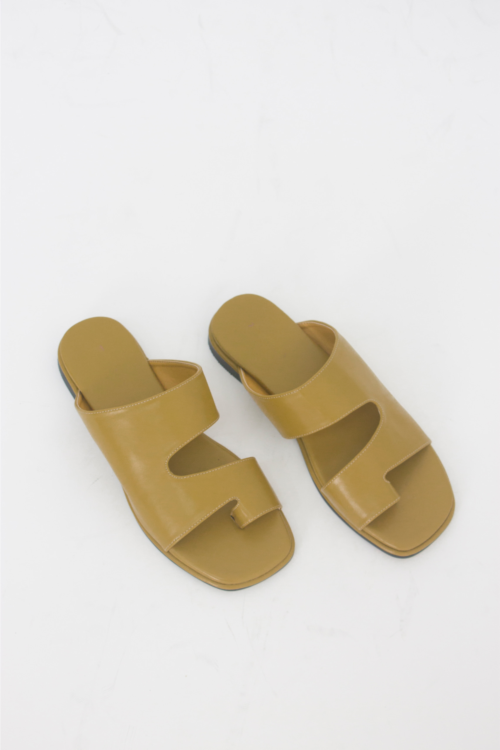 Half Hole Point Slipper (3 color)